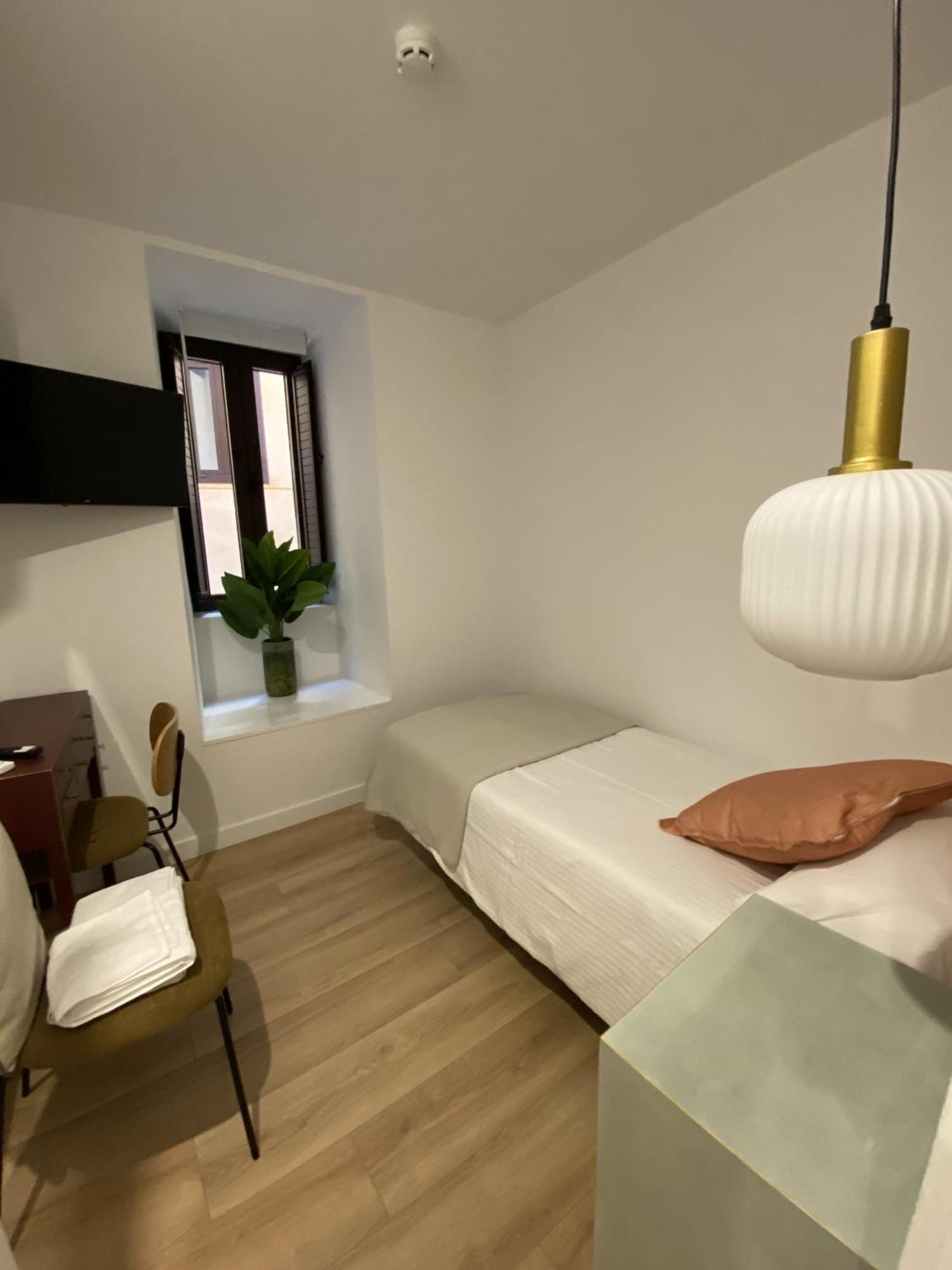 Apartamentos Penalara セゴビア エクステリア 写真